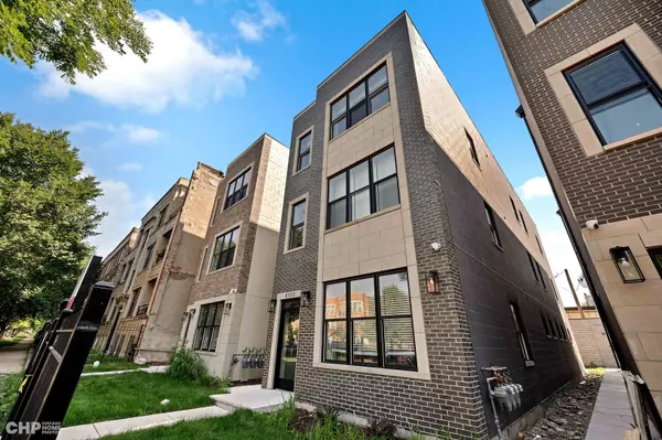 4153 S Prairie Avenue #1, Chicago, IL 60653