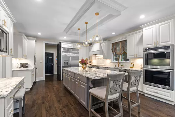 Northbrook, IL 60062,676 Greenwood Road