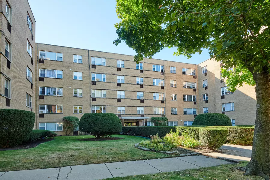 2115 W Farwell Avenue #405, Chicago, IL 60645