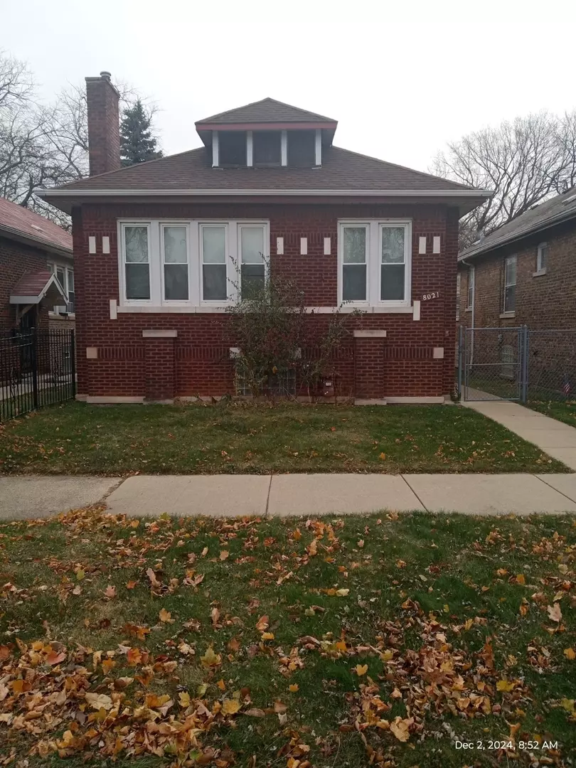 Chicago, IL 60617,8021 S Clyde Avenue