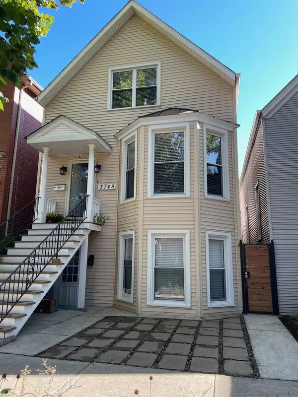 3749 N HERMITAGE Avenue #GARDEN, Chicago, IL 60613