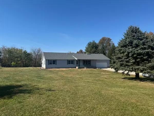 16968 Carl Springs Road,  Wapella,  IL 61777