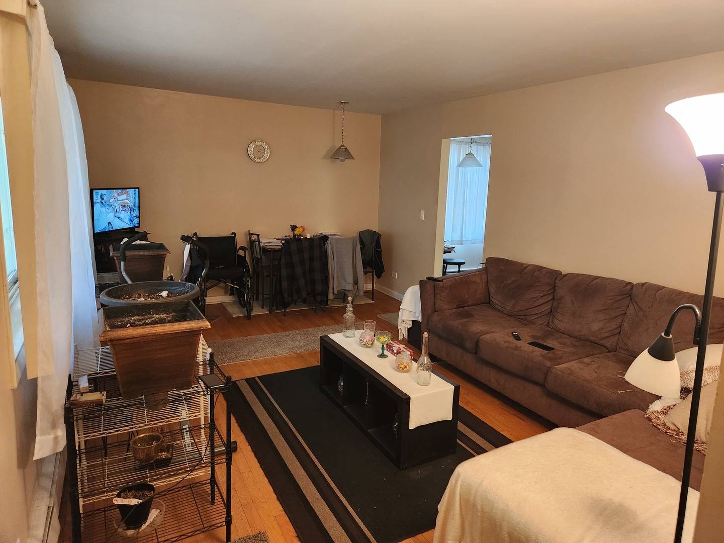 Chicago, IL 60626,1404 W Estes Avenue #4A