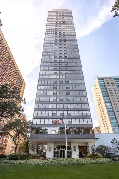 3150 N Lake Shore Drive #6B, Chicago, IL 60657