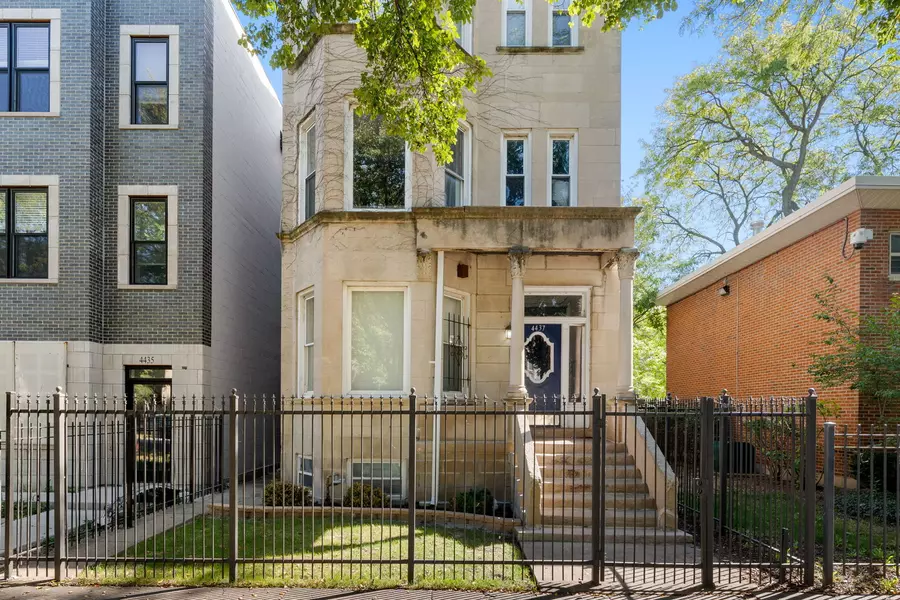 4437 S Prairie Avenue, Chicago, IL 60653