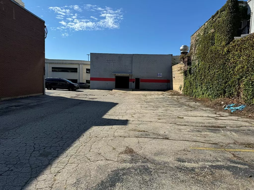 Des Plaines, IL 60016,1577 Ellinwood Avenue