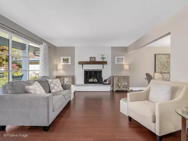 Downers Grove, IL 60516,7725 Queens Court