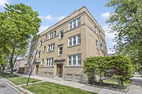 Chicago, IL 60641,5006 W Newport Avenue #1