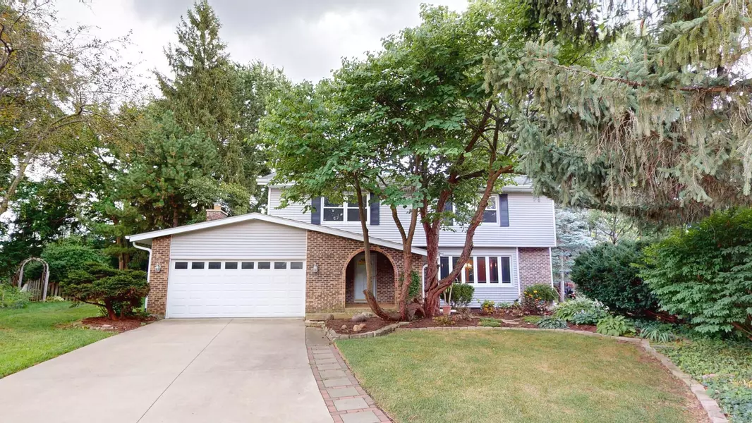 207 LONDONDERRY Court, Mundelein, IL 60060