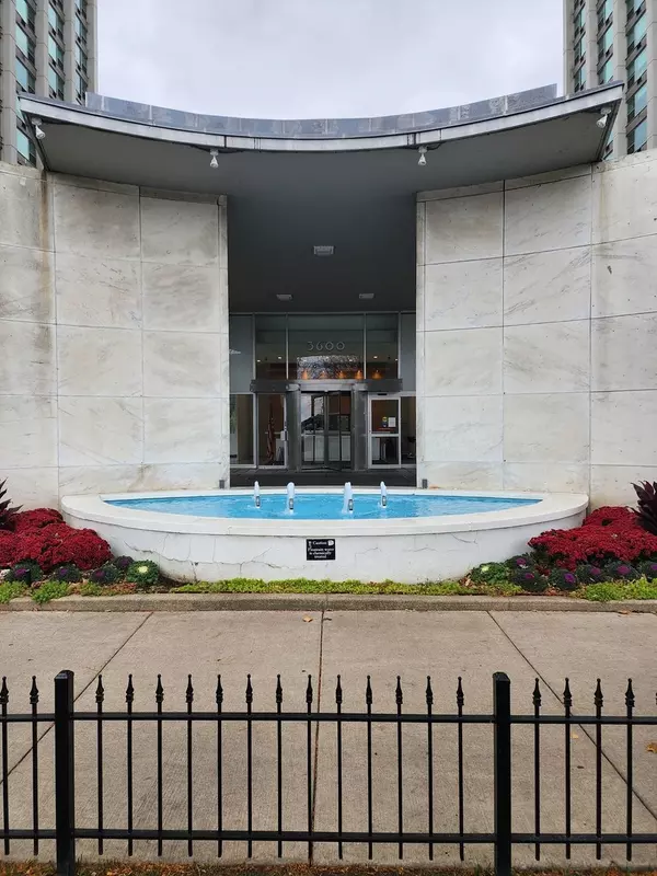 Chicago, IL 60613,3600 N LAKE SHORE Drive #622
