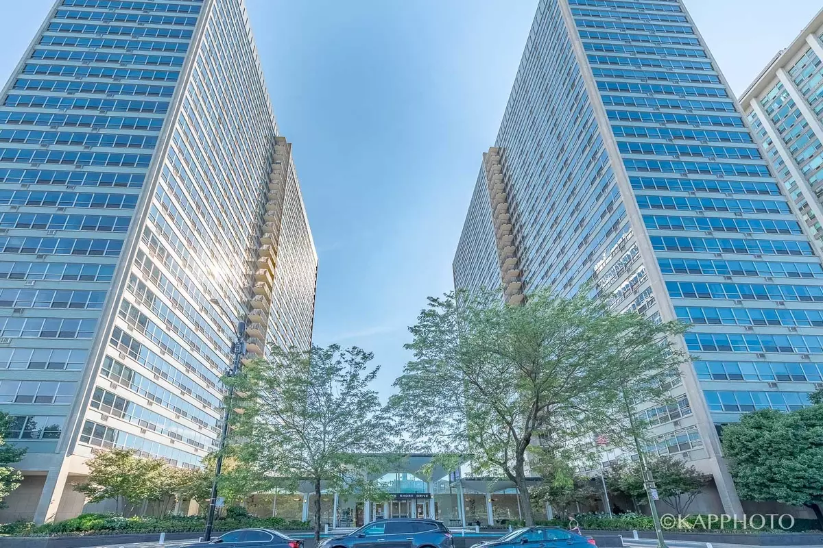 Chicago, IL 60657,3550 N Lake Shore Drive #1128