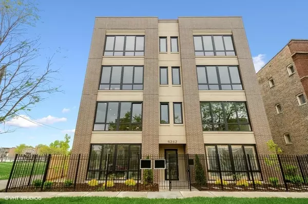 Chicago, IL 60637,6242 S Greenwood Avenue #4S