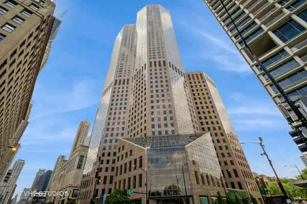 950 N Michigan Avenue #3501, Chicago, IL 60611