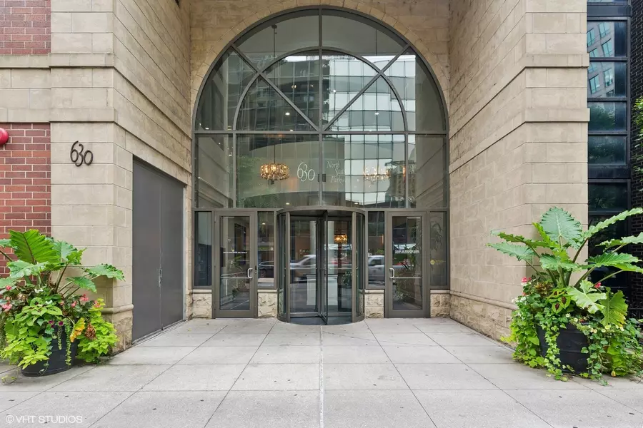 630 N STATE Street #2105, Chicago, IL 60654