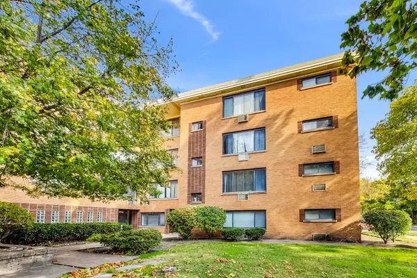 Chicago, IL 60645,2700 W LUNT Avenue #402