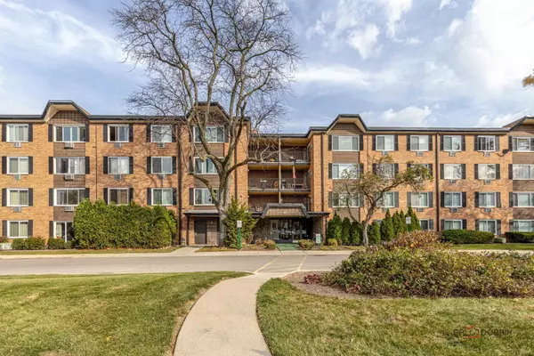 1207 S Old Wilke Road #306, Arlington Heights, IL 60005