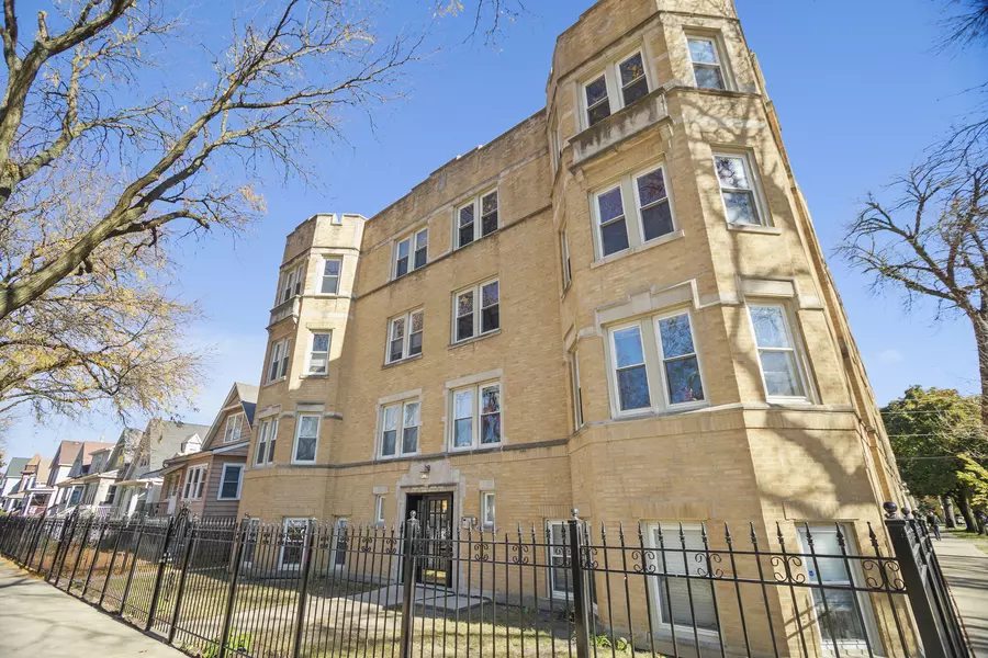 4105 N Lawndale Avenue #101, Chicago, IL 60618