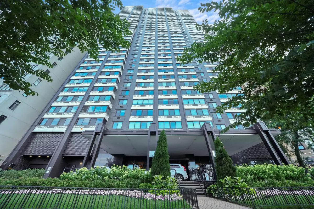 Chicago, IL 60610,1440 N Lake Shore Drive #10C