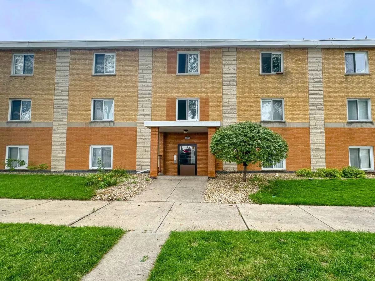 Chicago, IL 60638,5568 S Archer Avenue #3A