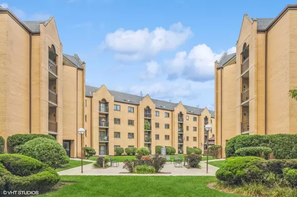 7410 W LAWRENCE Avenue #222, Harwood Heights, IL 60706