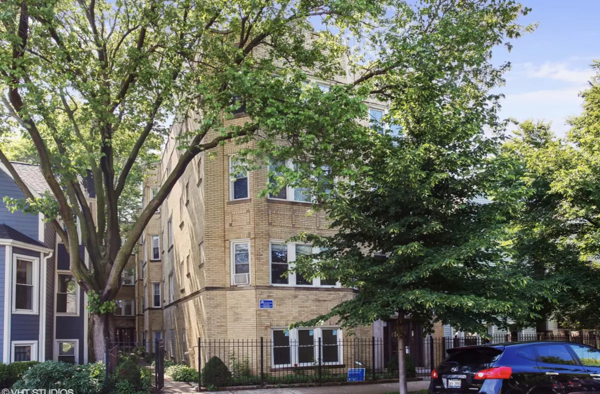 Chicago, IL 60618,3042 N Spaulding Avenue #3W