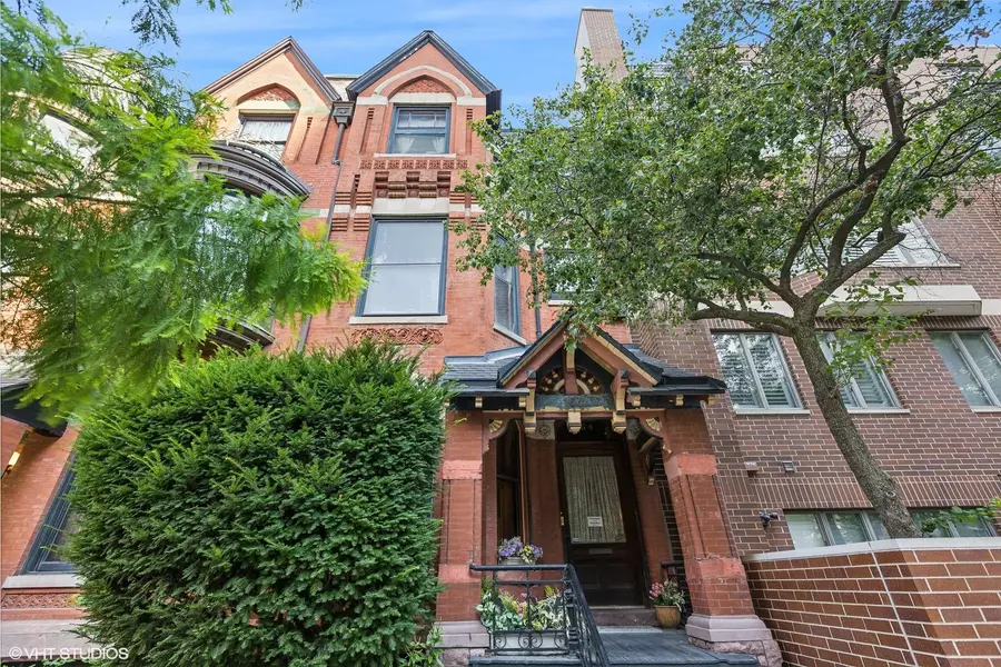 164 W Eugenie Street, Chicago, IL 60614