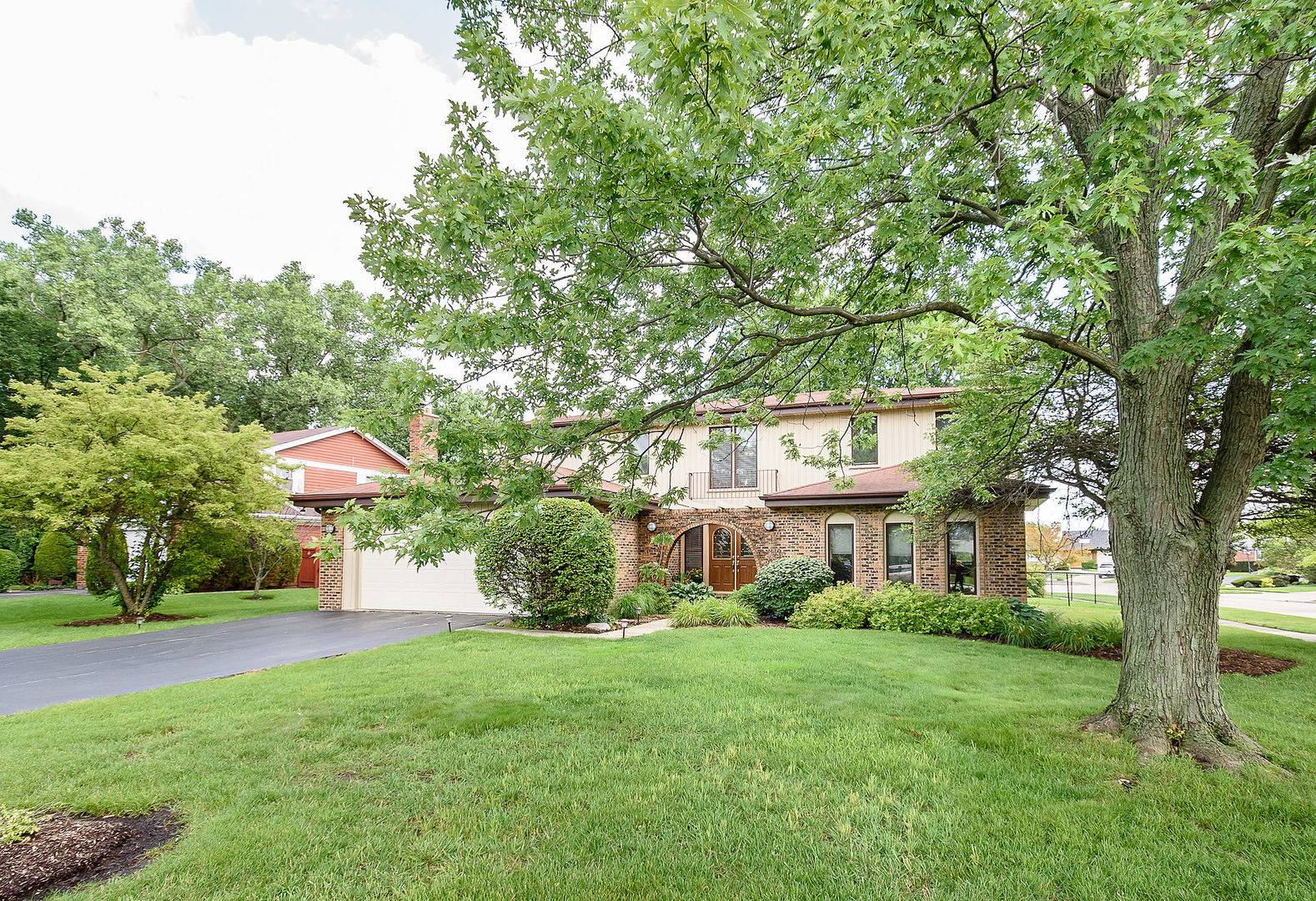 Deerfield, IL 60015,1385 Montgomery Drive