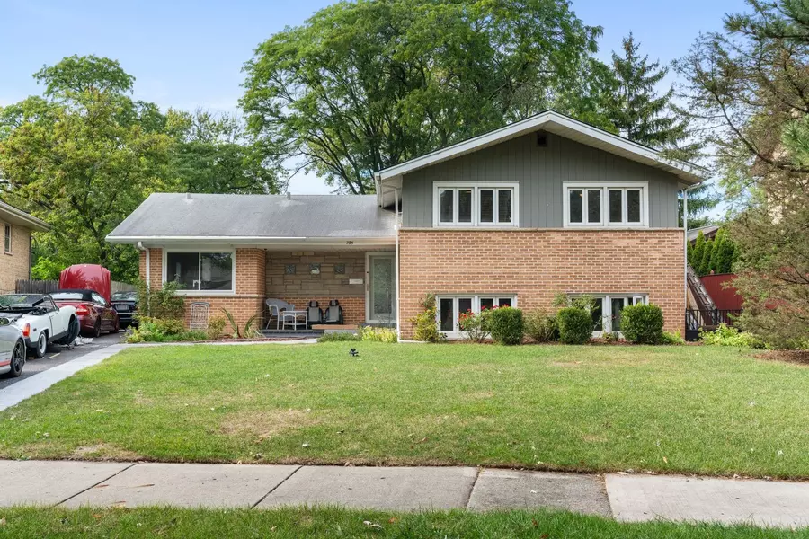 735 Lamon Avenue, Wilmette, IL 60091