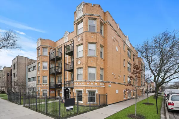 2709 W GLENLAKE Avenue #3, Chicago, IL 60659