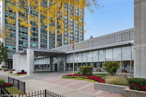 3600 N Lake Shore Drive #605, Chicago, IL 60613