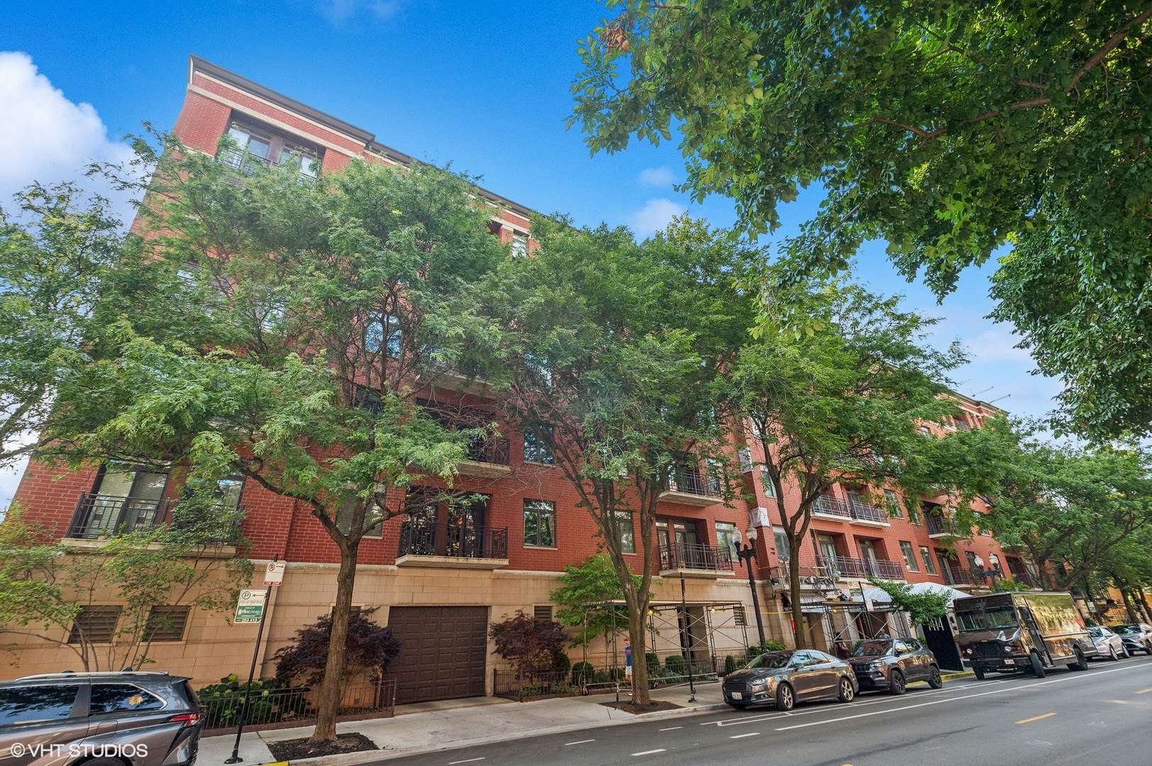 Chicago, IL 60610,1414 N Wells Street #201