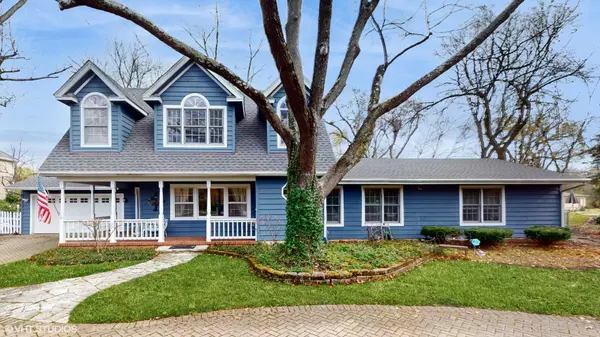 Riverwoods, IL 60015,1925 Maple Place