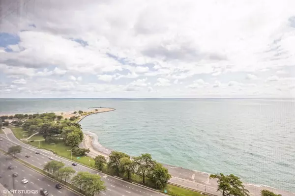 Chicago, IL 60610,1440 N Lake Shore Drive #21H