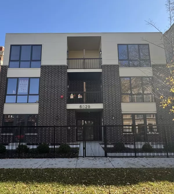 Chicago, IL 60637,6029 S Champlain Avenue #3