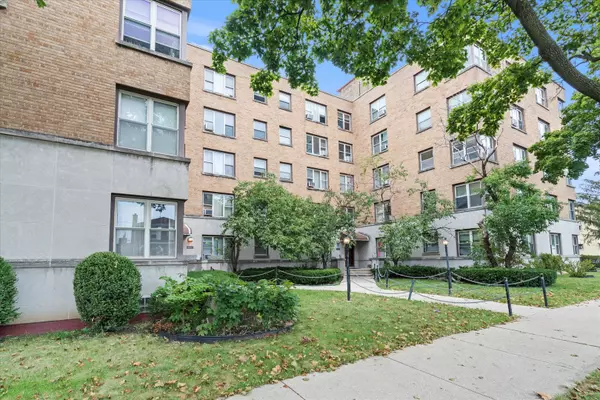 Chicago, IL 60625,2606 W BALMORAL Avenue #508