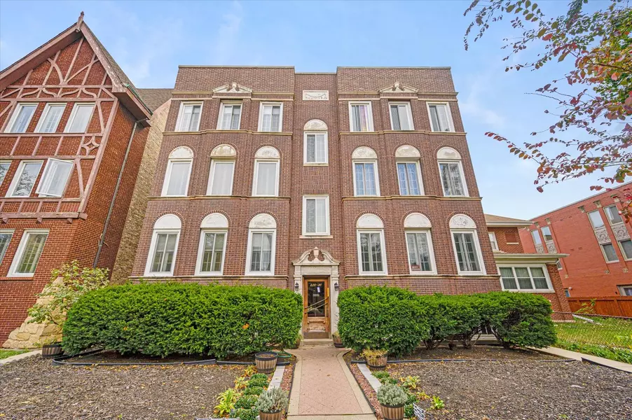 430 Wisconsin Avenue #3S, Oak Park, IL 60302