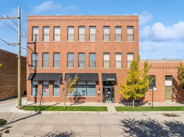 1348 W Concord Place, Chicago, IL 60622
