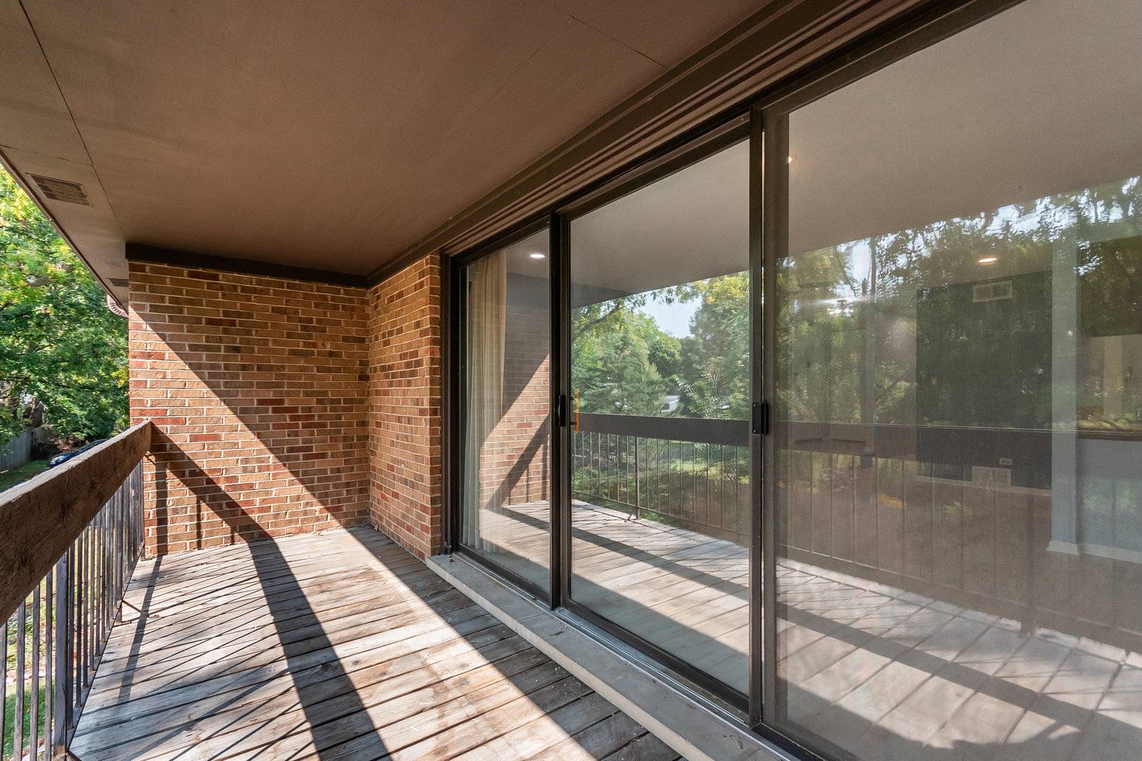 Westmont, IL 60559,5846 Doe Circle #5846