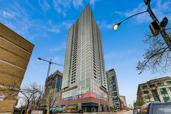 202 W Hill Street #3901, Chicago, IL 60610