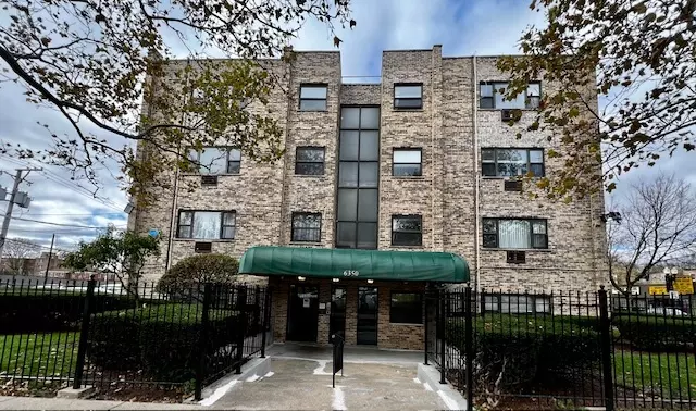 Chicago, IL 60659,6350 N Hoyne Avenue #303