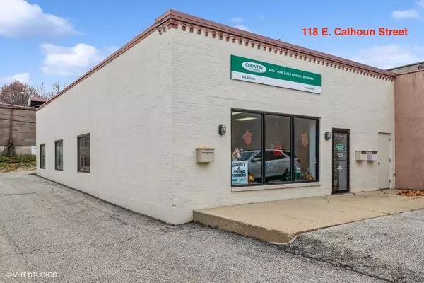 Woodstock, IL 60098,114-118 E Calhoun Street