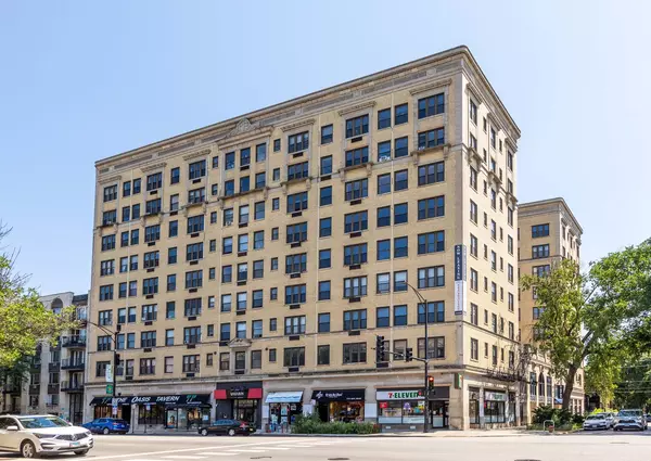 6807 N Sheridan Road #701, Chicago, IL 60626