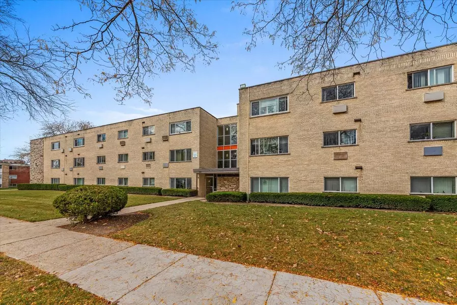 600 McKinley Avenue #101, Mundelein, IL 60060