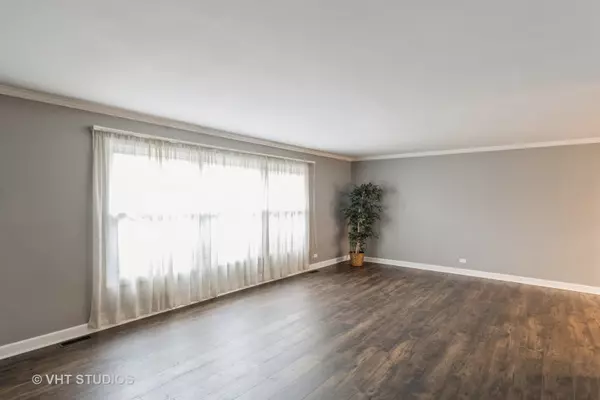 Hanover Park, IL 60133,7123 Longmeadow Lane