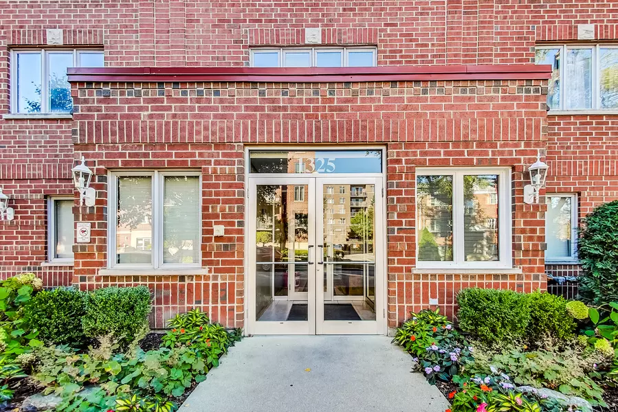 1325 Perry Street #203, Des Plaines, IL 60016