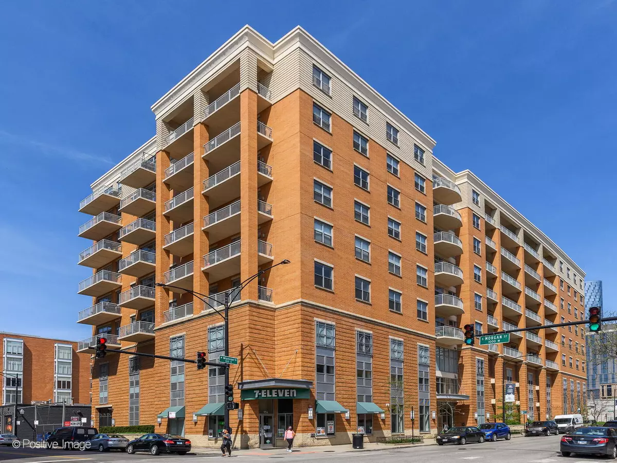 Chicago, IL 60607,950 W Monroe Street #404