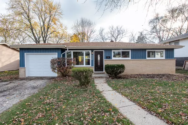 2001 Arthur Drive, Waukegan, IL 60087