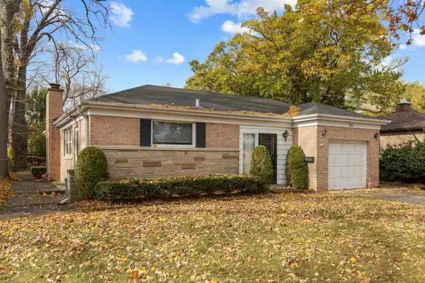 302 N Lincoln Lane, Arlington Heights, IL 60004