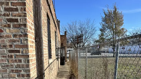 Chicago, IL 60620,8416 S Ashland Avenue