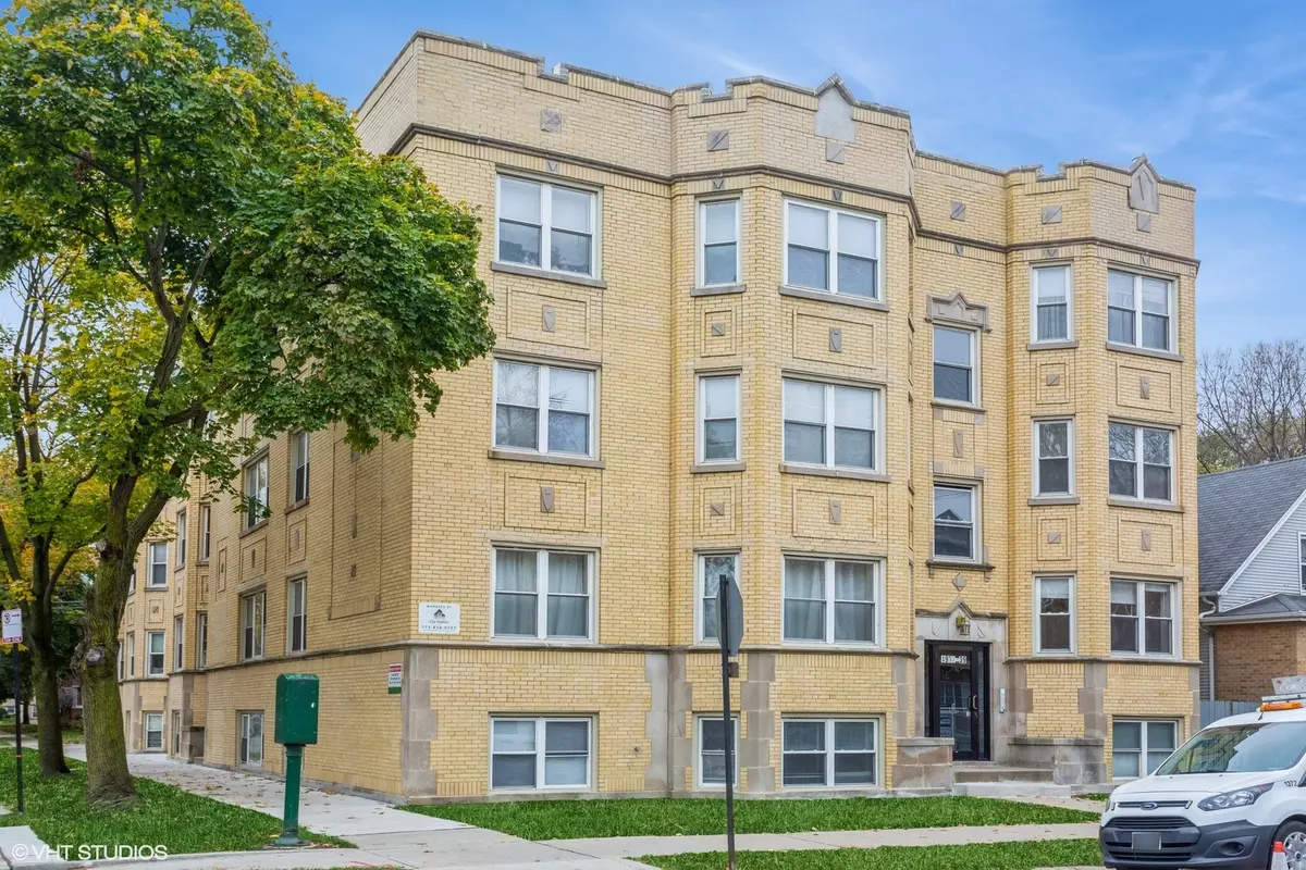 Chicago, IL 60660,1939 W Granville Avenue #2